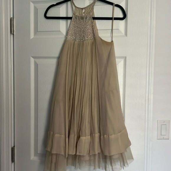 BCBGMaxazria Dress - Tan Embroidered Dress - Size 4 - Picture 1 of 5